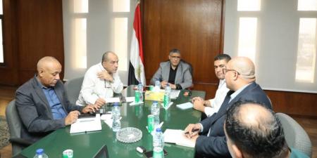 محافظ الجيزة يتابع أعمال تطوير البنية التحتية بالمنطقة الصناعية والاستثمارية بأبو رواش