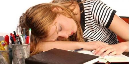 كيف يؤثر النوم الجيد على أداء طلاب الثانوية العامة في الامتحانات؟