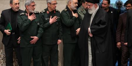 تفاصيل خطة إعاقة جواسيس «الموساد» وطياري إسرائيل لأول هجوم إيراني مضاد