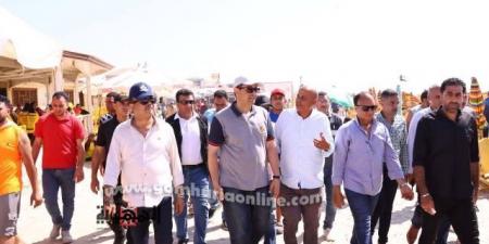 محافظ دمياط يتفقد شواطئ رأس البر 