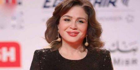 إلهام شاهين تعود إلى مصر بعد أزمة إغلاق مطار بغداد