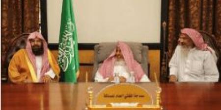 مفتي عام المملكة يستقبل رئيس الشؤون الدينية للحرمين ويشيد بجهود موسم الحج