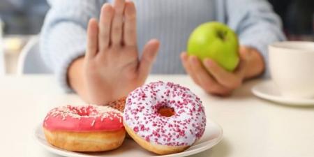 خطوات بسيطة لتقليل السكريات وتحسين صحتك
