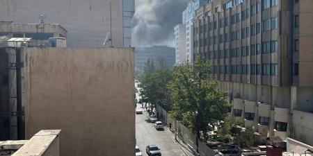 شاهد.. سلاح الجو الإسرائيلي يشن هجوما عنيفاً على "منطقة ونك" بالعاصمة طهران