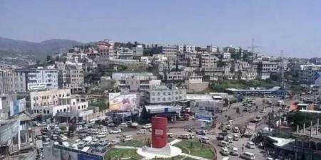 بالقوة والسلاح: قيادي حوثي يتورط في ابتزاز ونهب أراضي المواطنين بإب