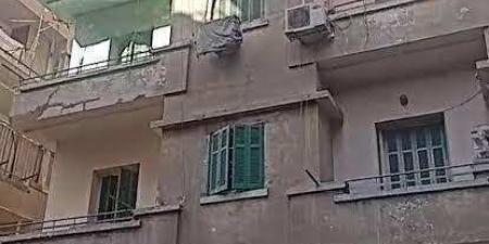 ولد به الفنان الراحل وشهد على طفولته.. تفاصيل انهيار عقار نور الشريف بالسيدة زينب