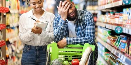 كيف تتسوق بذكاء وتتجنب الهدر؟ .. نصائح مهمة