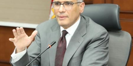 محافظ الجيزة يعقد اجتماعًا لمتابعة آليات تنفيذ الخطة الاستثمارية