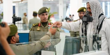 اللواء المربع يقف على الخدمات المقدمة لضيوف الرحمن في منفذ جديدة عرعر