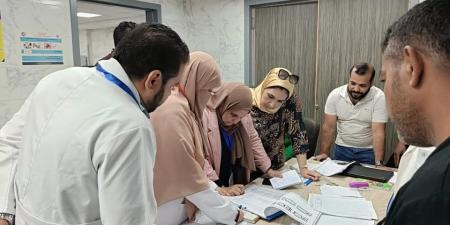 وفد وزاري يتابع جهود اعتماد مستشفيات المنيا..صور