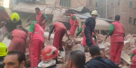 القاهرة.. انهيار عقارين مكون من أربعة طوابق بمنطقة حدائق القبة