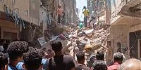 إخلاء عقار مجاور لموقع انهيار منزلين بحدائق القبة.. واستمرار عمليات البحث عن ناجين