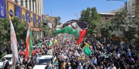 مسيرات حاشدة في طهران ومدن إيرانية عدّة تنديدًا بالحرب الإسرائيلية على إيران
