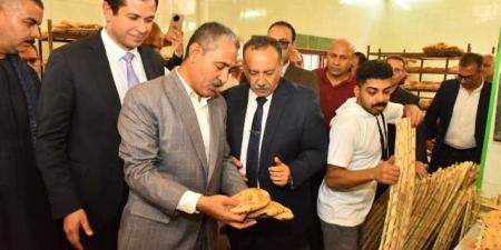 محافظ أسيوط يفتتح مخبز بطاقة إنتاجية 14.5 ألف رغيف يوميًا
