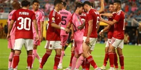 بديل معلول.. نادِ أوروبي يزاحم الأهلي على ضم ظهير دينامو بوخارست