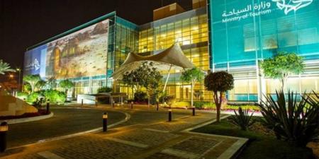 مليون ريال والإغلاق لمخالفات الضيافة السياحية