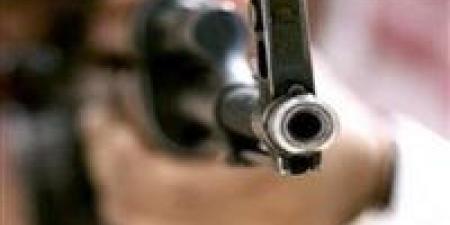 خلافات الطين.. مقتل شخص على يد شقيقه وإصابة ابنه وجاره في قنا