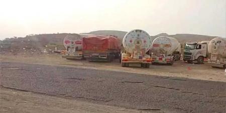 محافظ لحج يتخذ قرارًا حازمًا بإيقاف مندوب الغاز وتشكيل لجنة تحقيق عاجلة في فضيحة تلاعب بالمخصصات