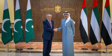 الإمارات وباكستان توقعان مذكرة تفاهم بشأن الإعفاء المتبادل من تأشيرة الدخول بين البلدين