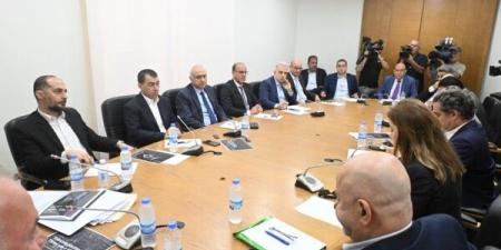 لجنة "الإعلام والاتصالات" بحثت خطة الوزارة وتنظيم القطاع ودعت الى اعتماد رؤية متوازنة
