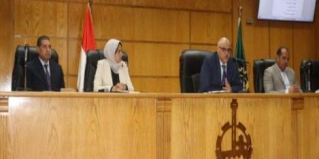 عطية يناقش ملفات حيوية أبرزها السلامة الإنشائية وترشيد الطاقة