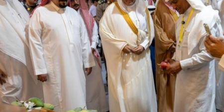 محافظ أملج يدشّن النسخة الرابعة من مهرجان المانجو