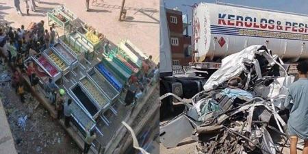 مأساة على الطريق.. مصرع 18 فتاة وسائق حافلة بحادث سير في مصر