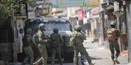 الجيش الإسرائيلي يغلق مداخل نابلس وسط اشتباكات مع مستوطنين