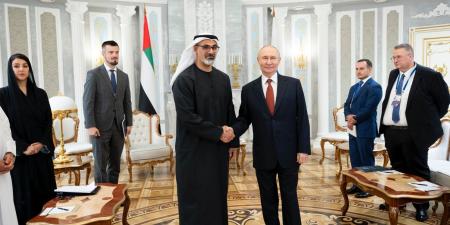 ولي عهد أبوظبي يلتقي الرئيس الروسي في العاصمة البيلاروسية مينسك