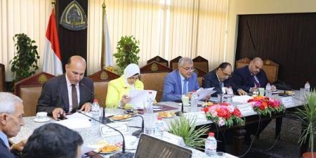 مجلس جامعةالزقازيق يقررصرف حافزإثابة لأعضاءهيئة التدريس ومعاونيهم