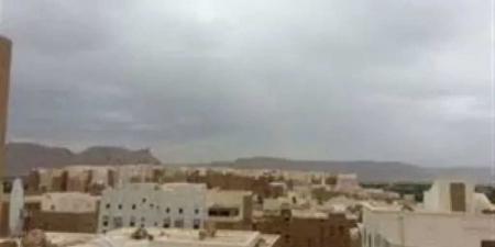 أمطار على عدد من المناطق وتحذيرات من تقلبات جوية واضطراب البحر خلال الساعات القادمة