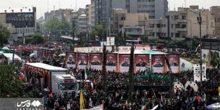 حشود غفيرة بطهران تشيع قتلى الهجوم الإسرائيلي