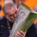 الأسترالي أنج بوستيكوجلو يصبح أول مدرب آسيوي يحقق لقب الدوري الأوروبي