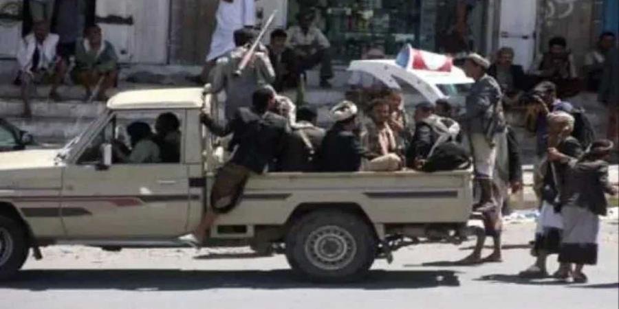 جريمة وحشية.. طقم حوثي يدهس مواطنين ويتركهما ينزفان حتى الموت ويلوذ بالفرار