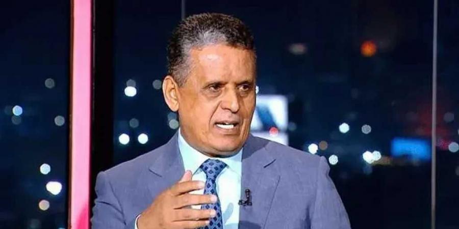 مقرب من الانتقالي الجنوبي: الانتقالي سلطة أمر واقع في عدن لكنه فشل في تحمل مسؤولياته تجاه الجنوب