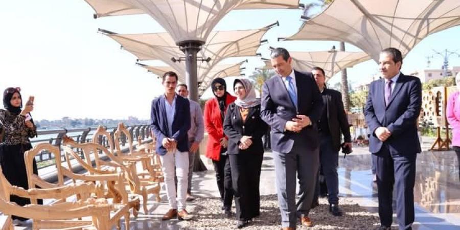 محافظ دمياط يفتتح معرض "فن الأويما "