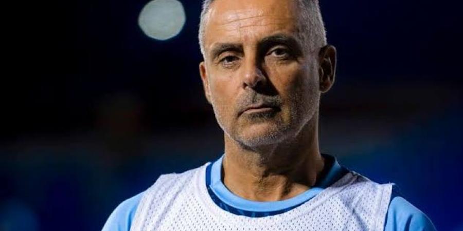 هل يكون البرتغالى هو الحل للأهلي؟ تفاصيل مفاوضات الاهلى مع جوميز تثير الجدل
