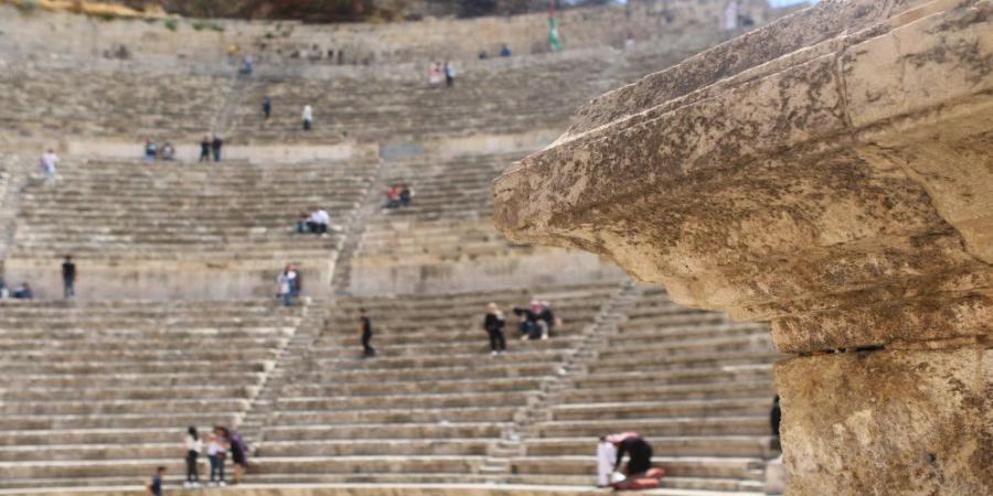 طقس حار نسبيا في أغلب المناطق السبت