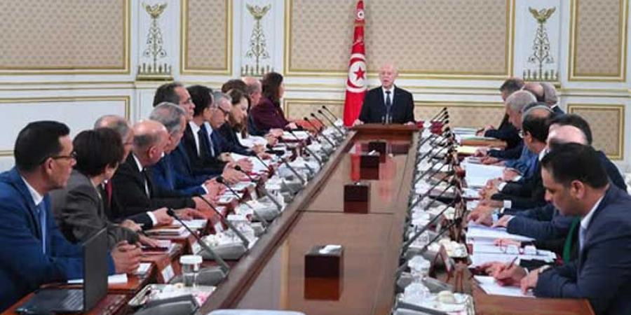 في اجتماع مجلس الوزراء...الرئيس يدعو الى إرساء عدالة اجتماعية حقيقية