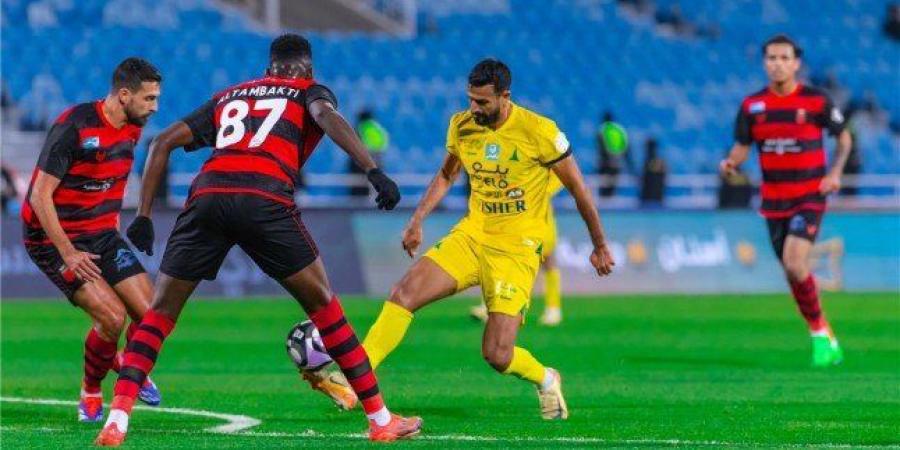 بث مباشر.. مشاهدة مباراة الخليج والرياض في الدوري السعودي