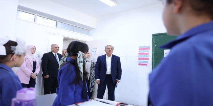 رئيس الوزراء يبدأ زيارة ميدانية الى إربد