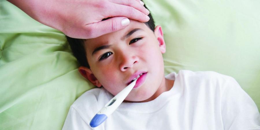 7 أسباب لـ «حمى الأطفال» المتكررة.. و4 حالات تستدعي فحصاً مناعياً