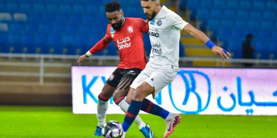 ضمك يعبر الرائد بهدف يتيم في دوري روشن السعودي