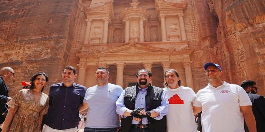 نجما ريال مدريد السابقان كاسياس وسالغادو يزوران البترا