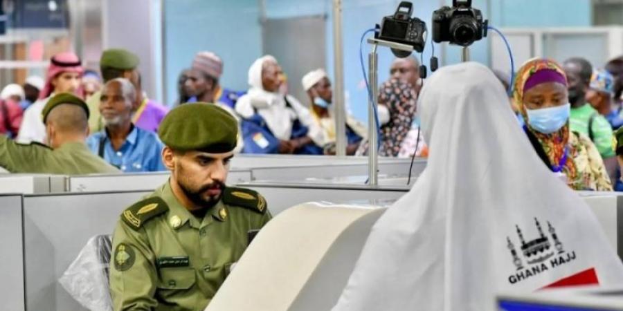 جوازات مطار المدينة تستقبل أولى رحلات حجاج غانا