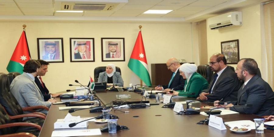 وزيرة النقل تلتقي خبيرين من الوكالة الأوروبية للسلامة البحرية لبحث تطوير الاستراتيجية البحرية