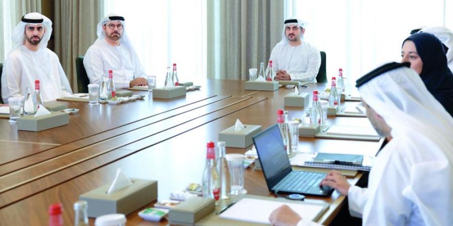 مكتوم بن محمد: هدفنا صياغة سياسات تُرسخ موقع دبي كمحور رئيس في الاقتصاد العالمي
