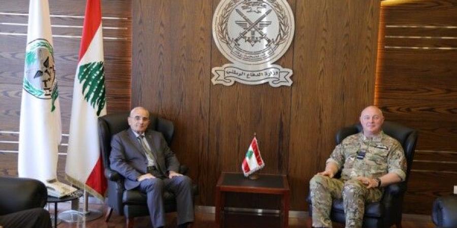 وزير الدفاع التقى رئيس أركان الدفاع البريطاني: نؤكد على التزام لبنان تطبيق القرار 1701