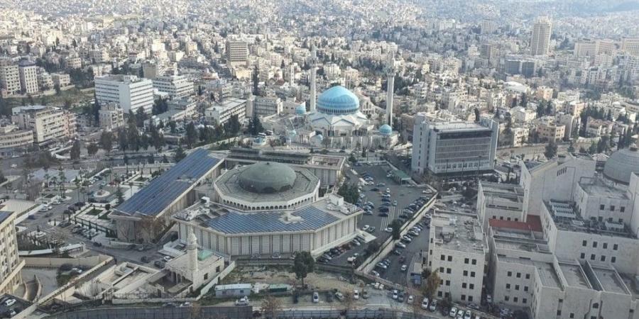 أجواء معتدلة وفرصة لزخات مطرية في جنوب وشرق المملكة الثلاثاء