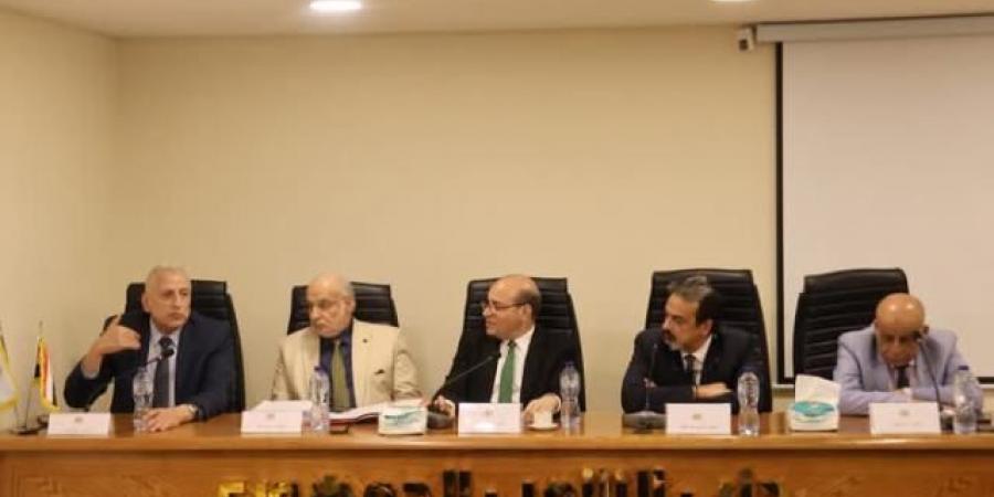 الشعب الجمهورى يناقش تكليف ممارسى العلاج الطبيعى بالمستشفيات